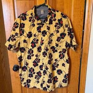 Men's Short-Sleeve Hurley Button-Up Shirt